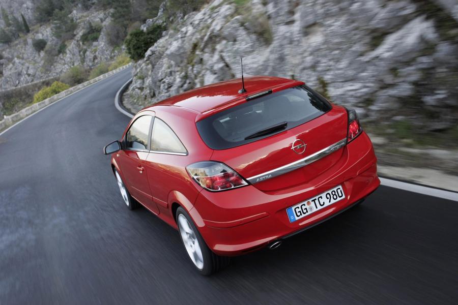  Opel Astra GTC 2005 года  (фото 50 из 212)